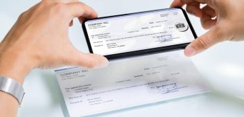 Comment faire le dépôt d’un chèque dans une banque en ligne ?